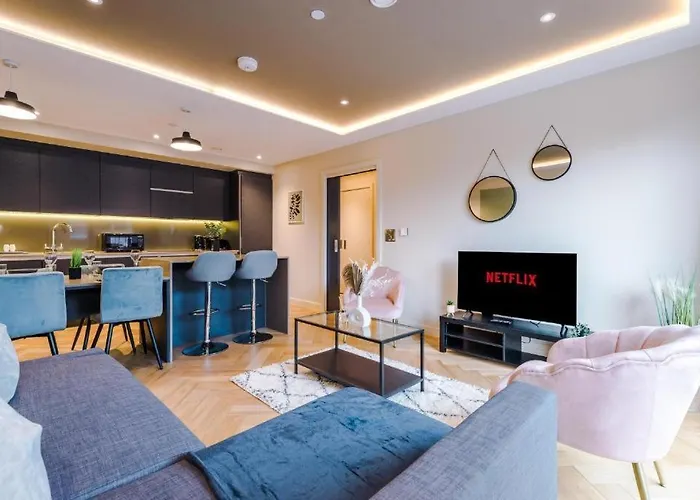 Exquisite Central York Abode Sleeps 6!