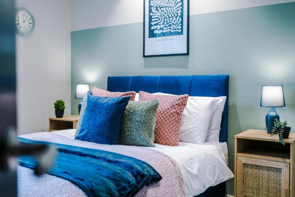 Exquisite Abode Sleeps 6! York
