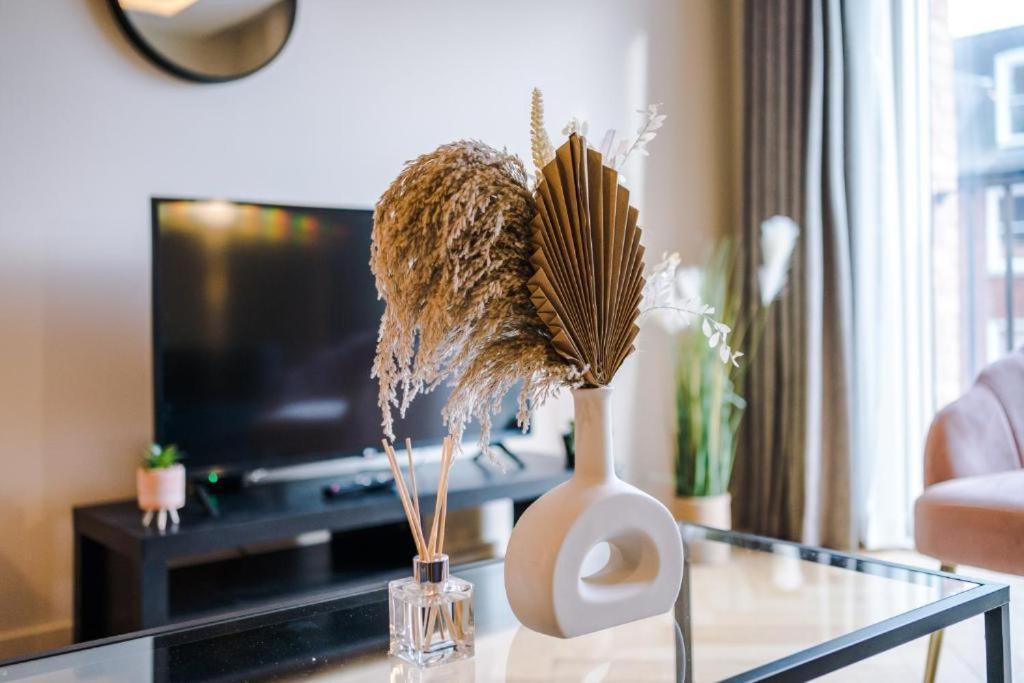 Exquisite Abode Sleeps 6! York