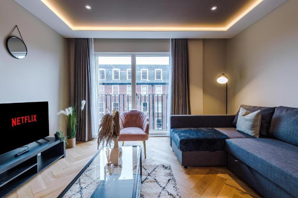 Exquisite Abode Sleeps 6! York